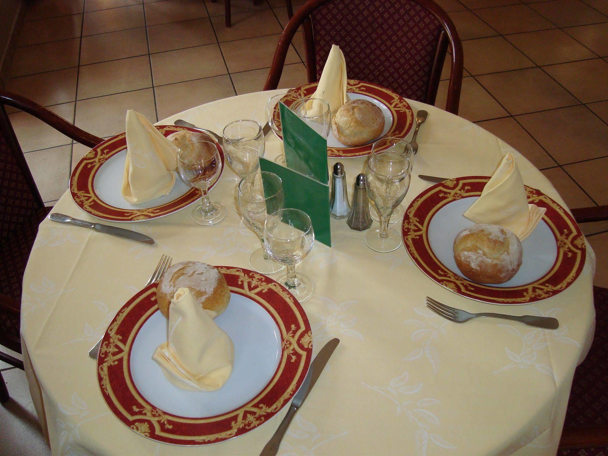 Hotel Restaurant La Martiniere Montelier Exterior photo
